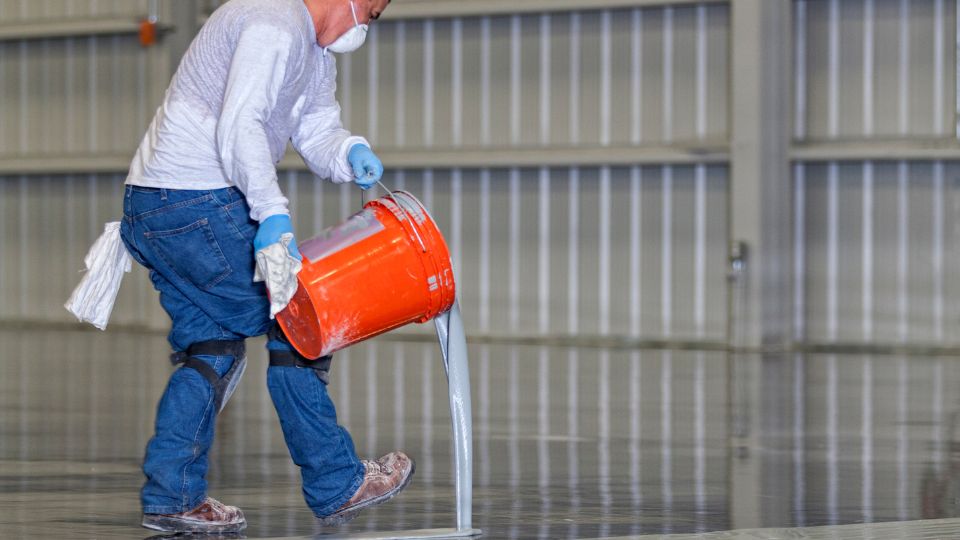 applying epoxy resin